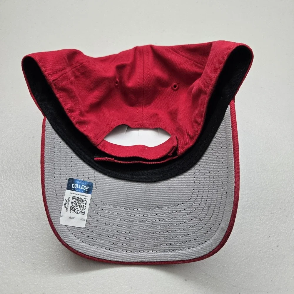 Georgia Bulldogs Unisex Baseball Cap ONE SIZE Red Fan Favorite Curved READ